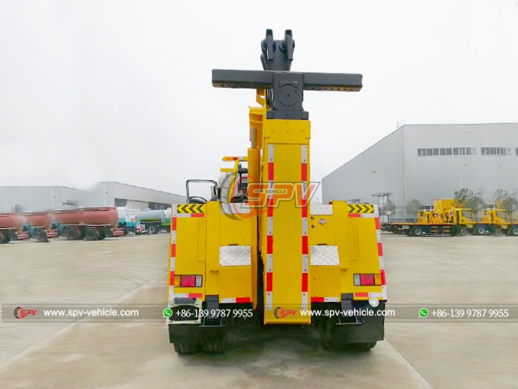 ISUZU Heavy-duty Road Wrecker Truck -Rear Side